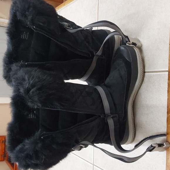 Woman’s Coach black Marietta winter boots with fur tops size 7.5 - Picture 14 of 16